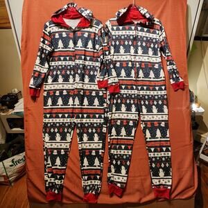 Lot Of 2 Unisex Onesies Blue Red Snowman Christmas One Piece Pajama Size Medium